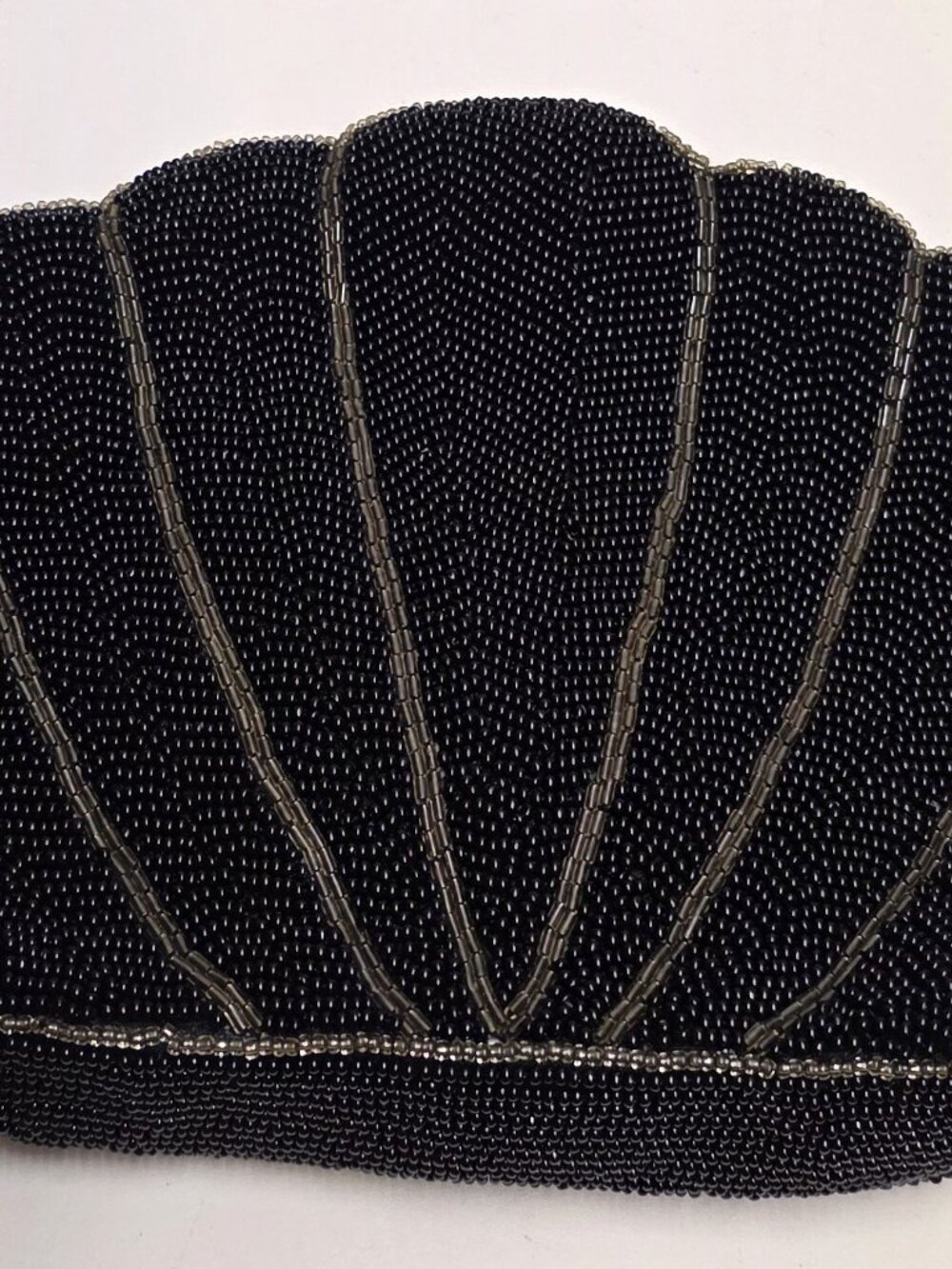 Genie vintage black beaded clam shell purse